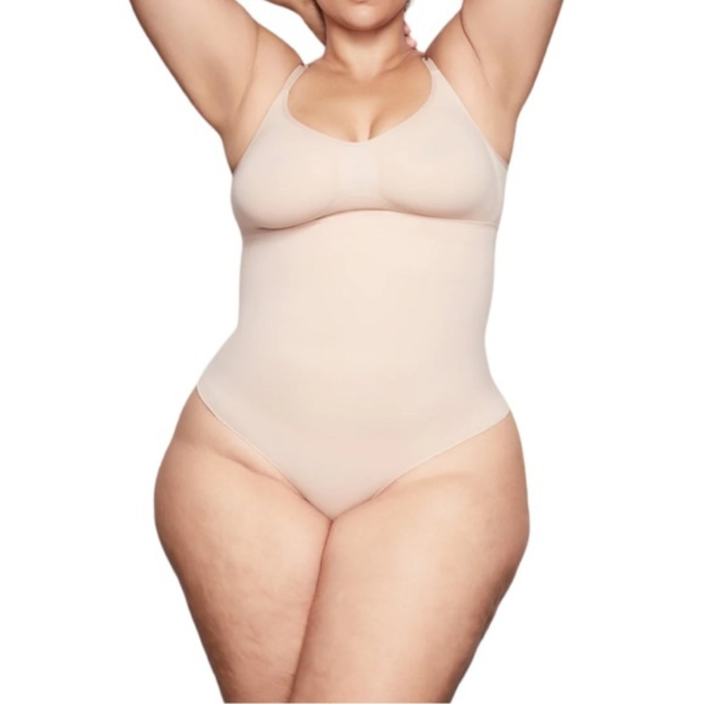 Skims Core Control Thong Mica Size S/M Sold Out Online